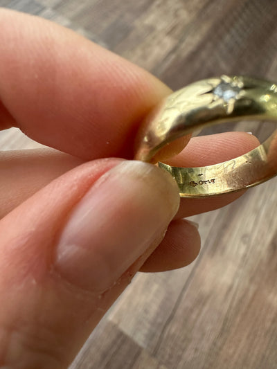 ESTATE Yellow Gold Band with Star Diamond Ring