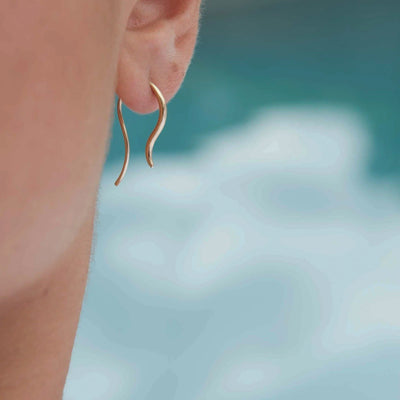 White Space Oona hook earring 14k yellow gold